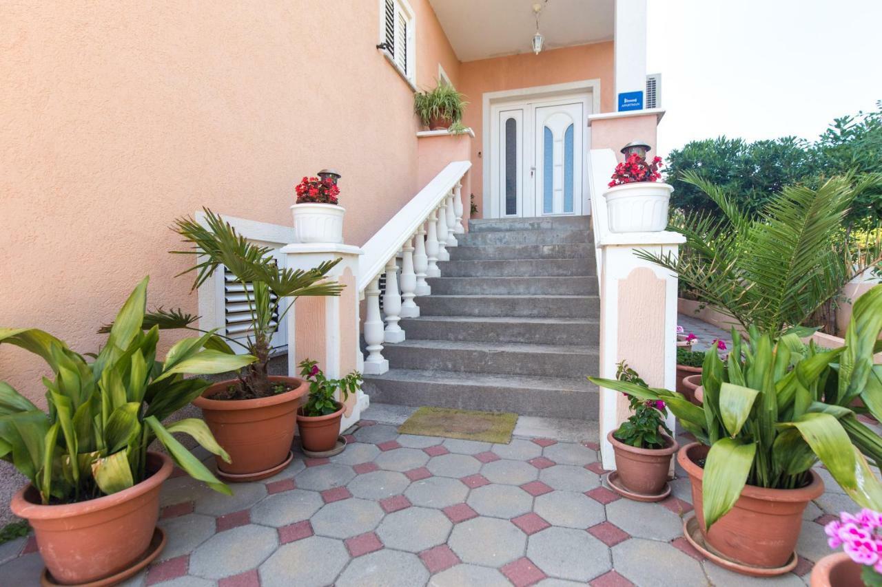 Apartments Bonifacic Punat Exterior photo